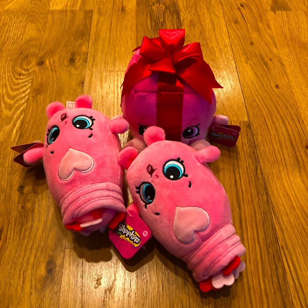 NWT Shopkins Valentine Plush Bundle